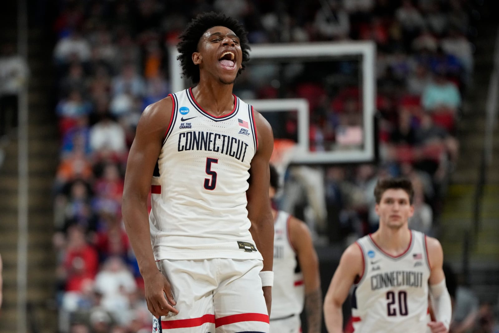 Reed’s return aids in No. 4 UConn basketball’s 110-47 romp of UMass Lowell