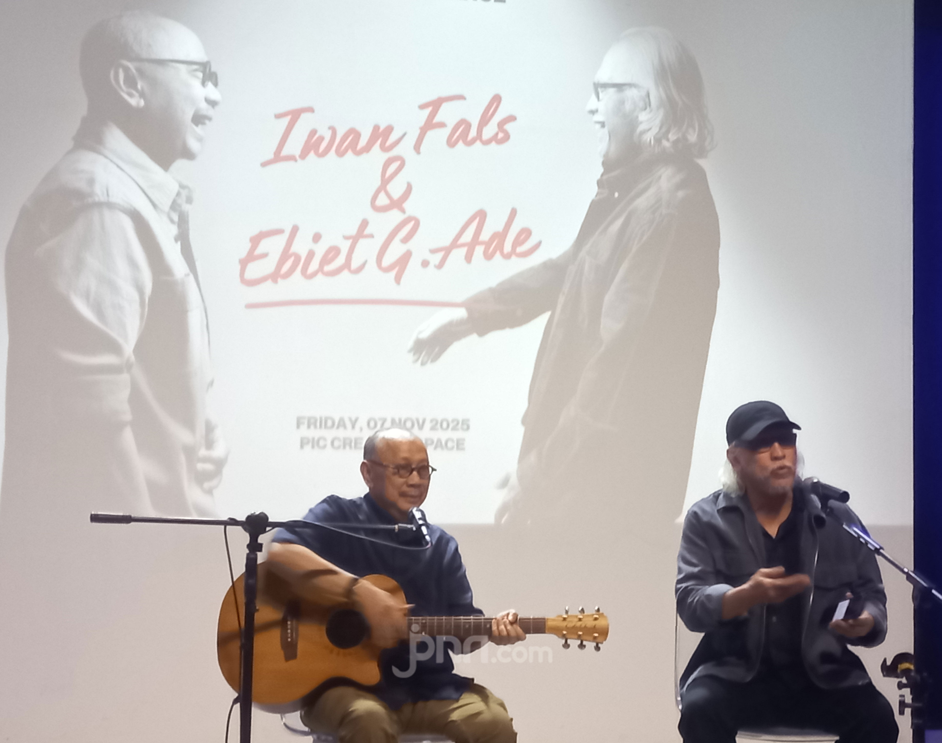 Iwan Fals Tampak Haru Saat Bicara Tentang Lagu Ibu