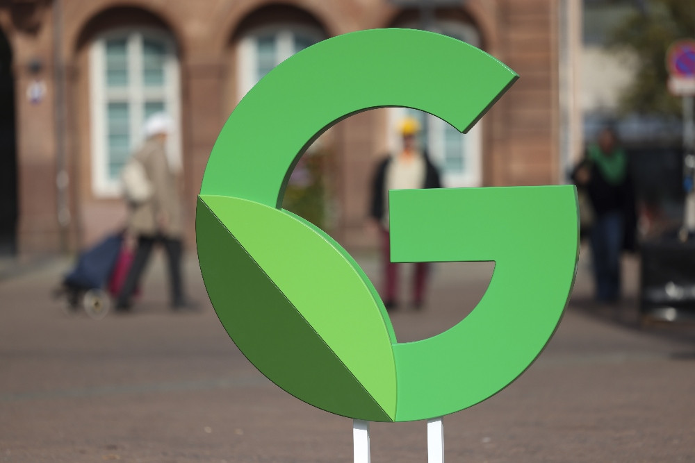 Google Bangun Pusat Data AI Tenaga Surya di Luar Angkasa