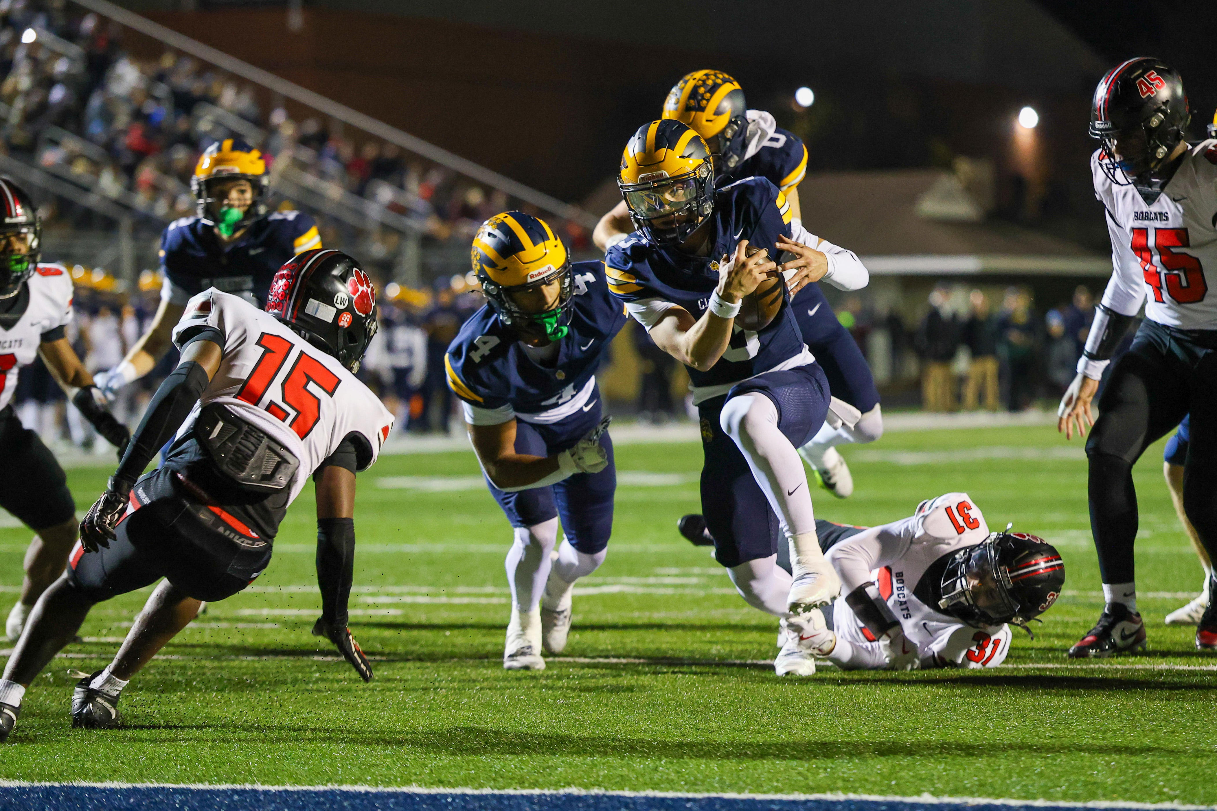 Alex Waszczenko, Clarkston's other backfield star, shines in 44-22 win ...