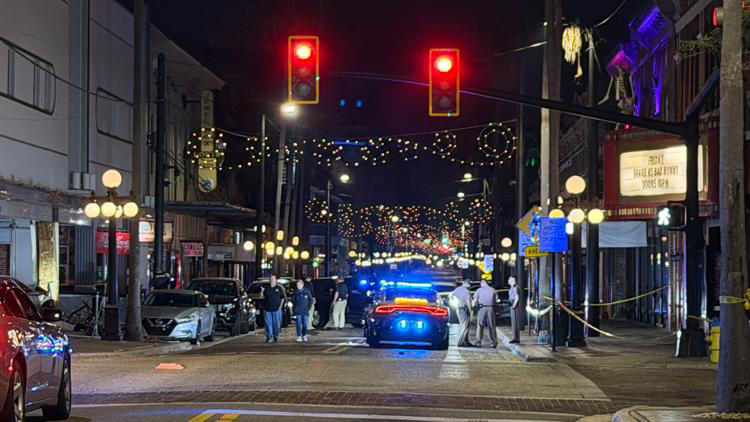 4 dead, 11 injured after police chase ends in crash in Tampa's Ybor ...