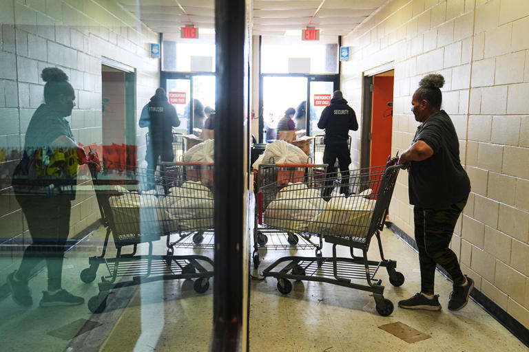 Supreme Court issues emergency order to block full SNAP food aid payments