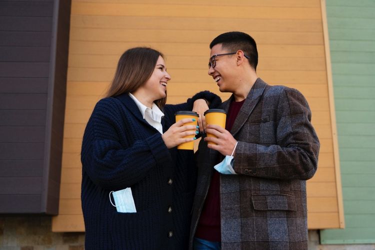 6 Zodiak yang Akan Dikaruniai Keberuntungan Besar di November 2025