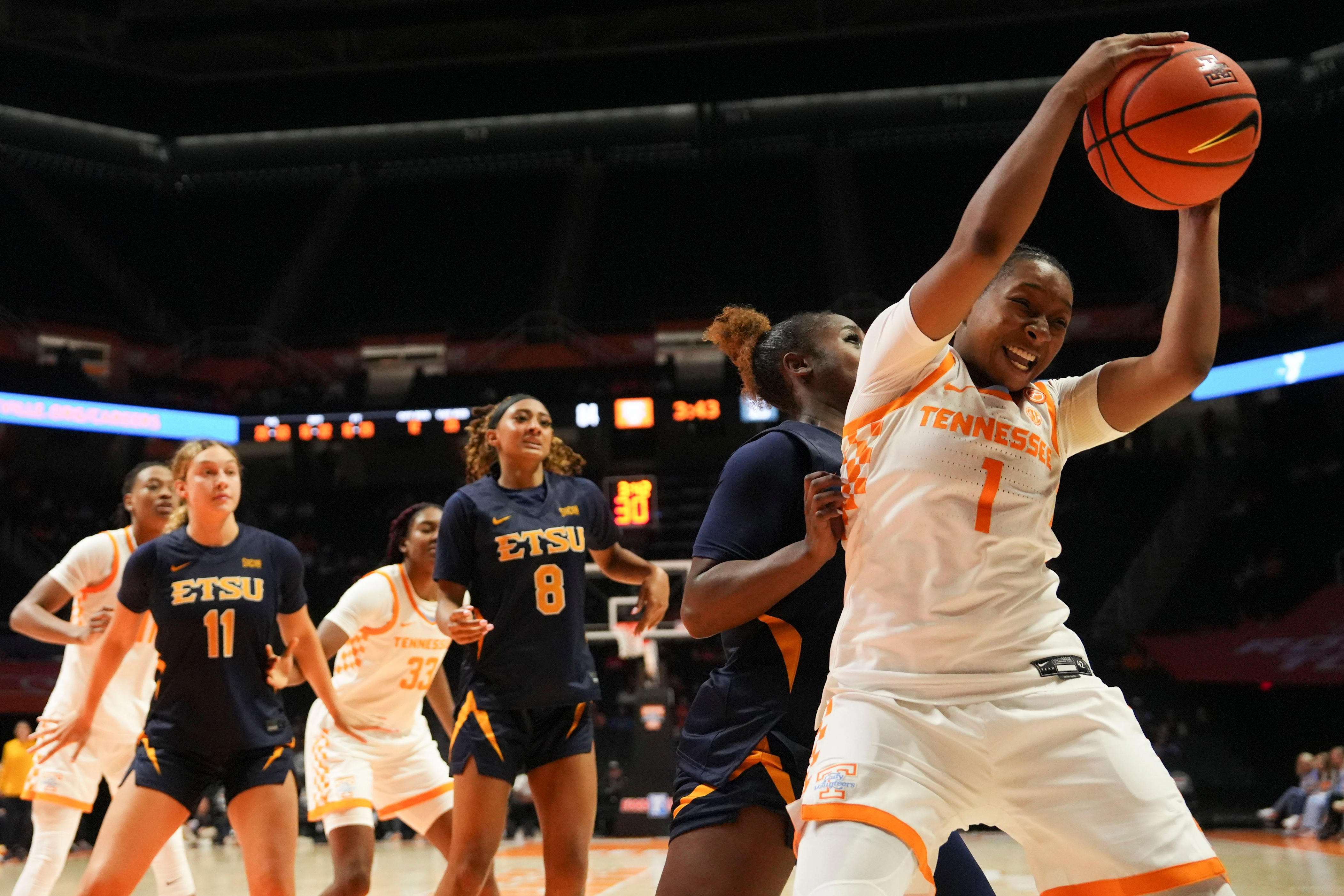 Lady Vols defeat ETSU basketball in home opener