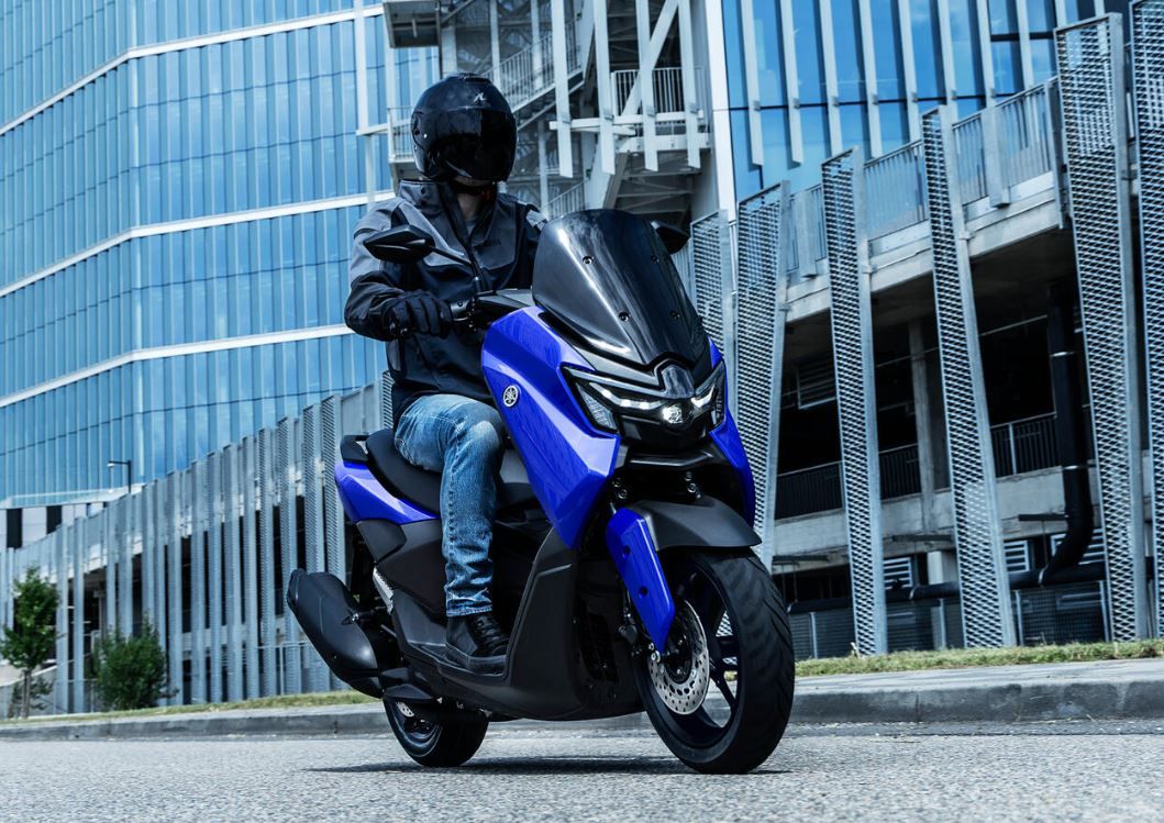 Warnanya Bernuansa Racing, Inilah Versi Baru Yamaha NMAX yang Iritnya ...