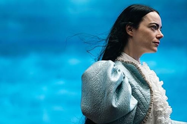 Sinopsis Poor Things: Bangkitnya Bella Baxter dan Petualangan Menemukan Diri di Dunia Laki-Laki