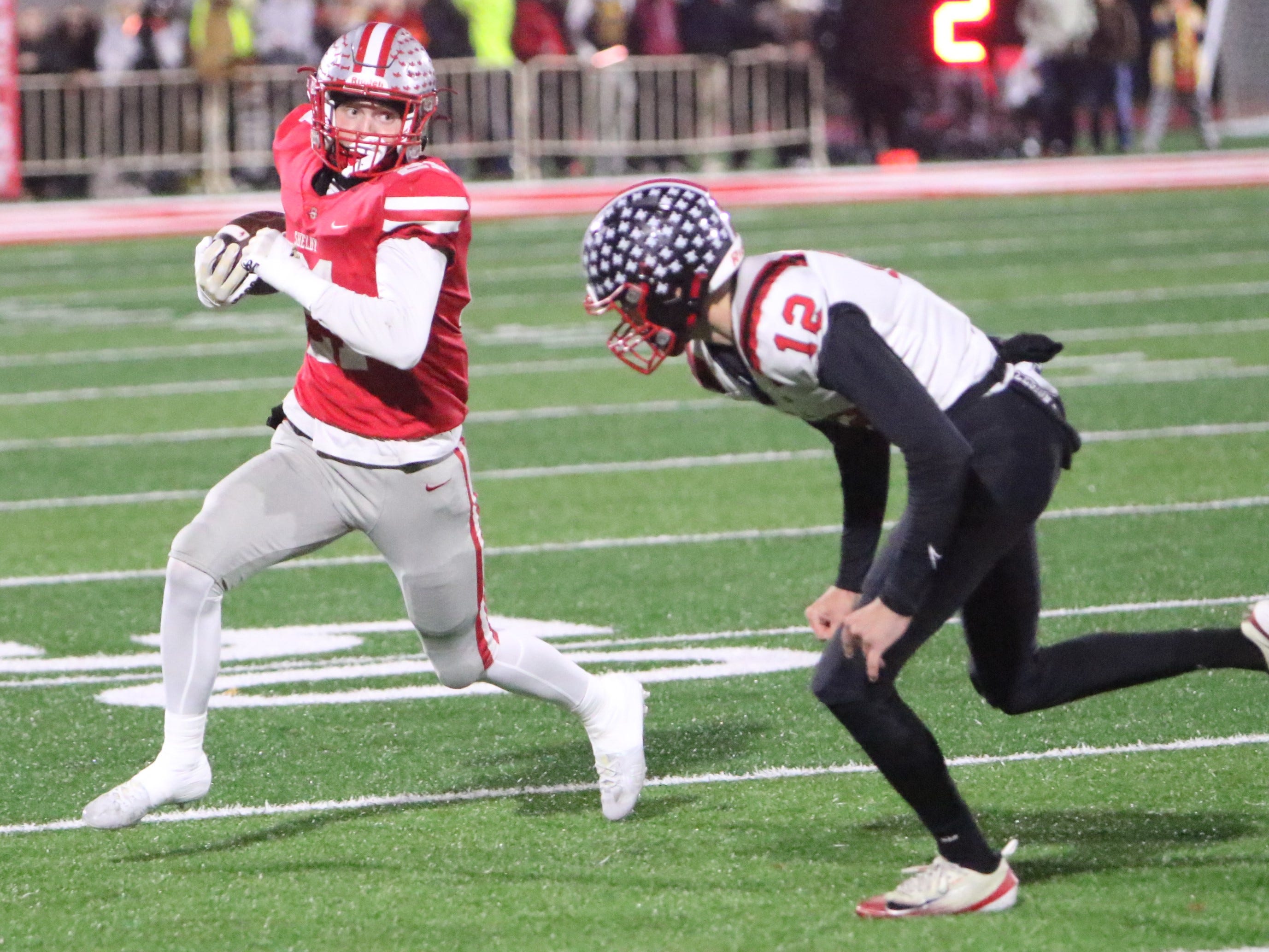 Shelby knocks off bye-week rust, cruises to playoff football win over ...