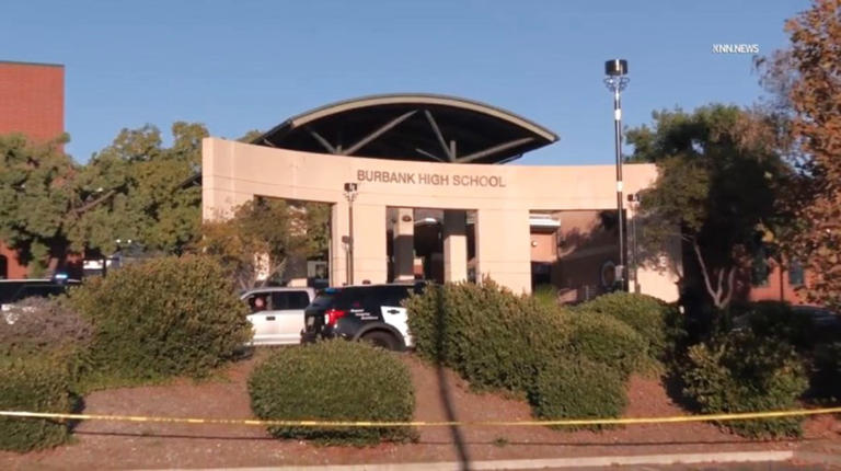 2 teens hospitalized after stabbing attack near Burbank High School