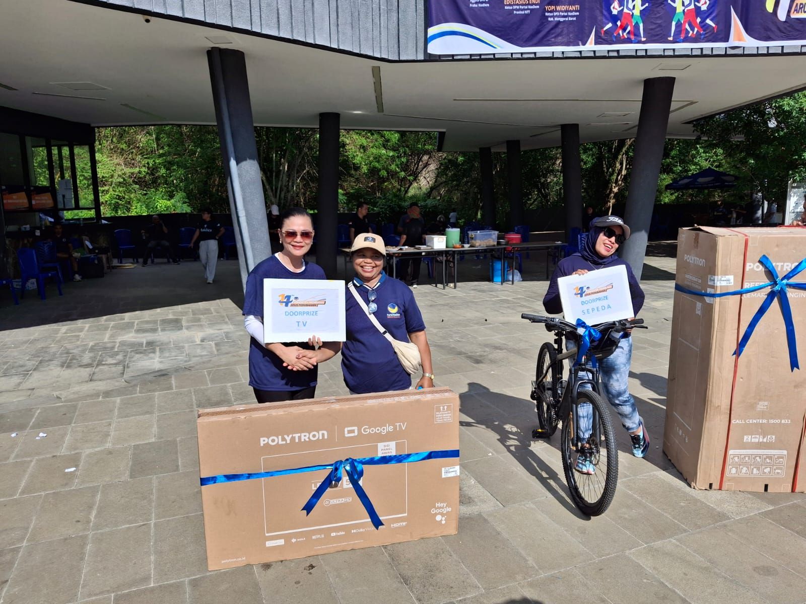 Perayaan HUT ke-14 NasDem, Warga Bersemangat Ikut Jalan Sehat di Labuan Bajo