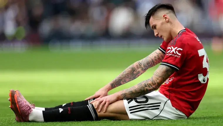 Benjamin Sesko injury update: Latest on Man United striker's knee ...