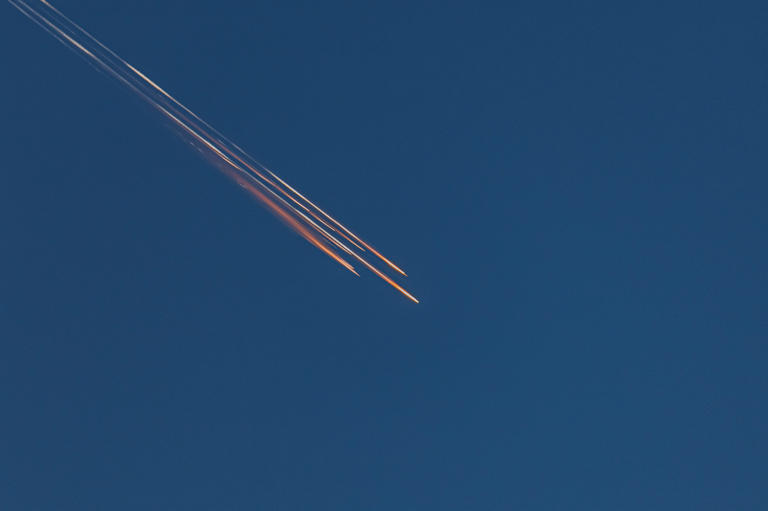 Fireball spotted in Florida. Other times mystery streaks, rockets from ...