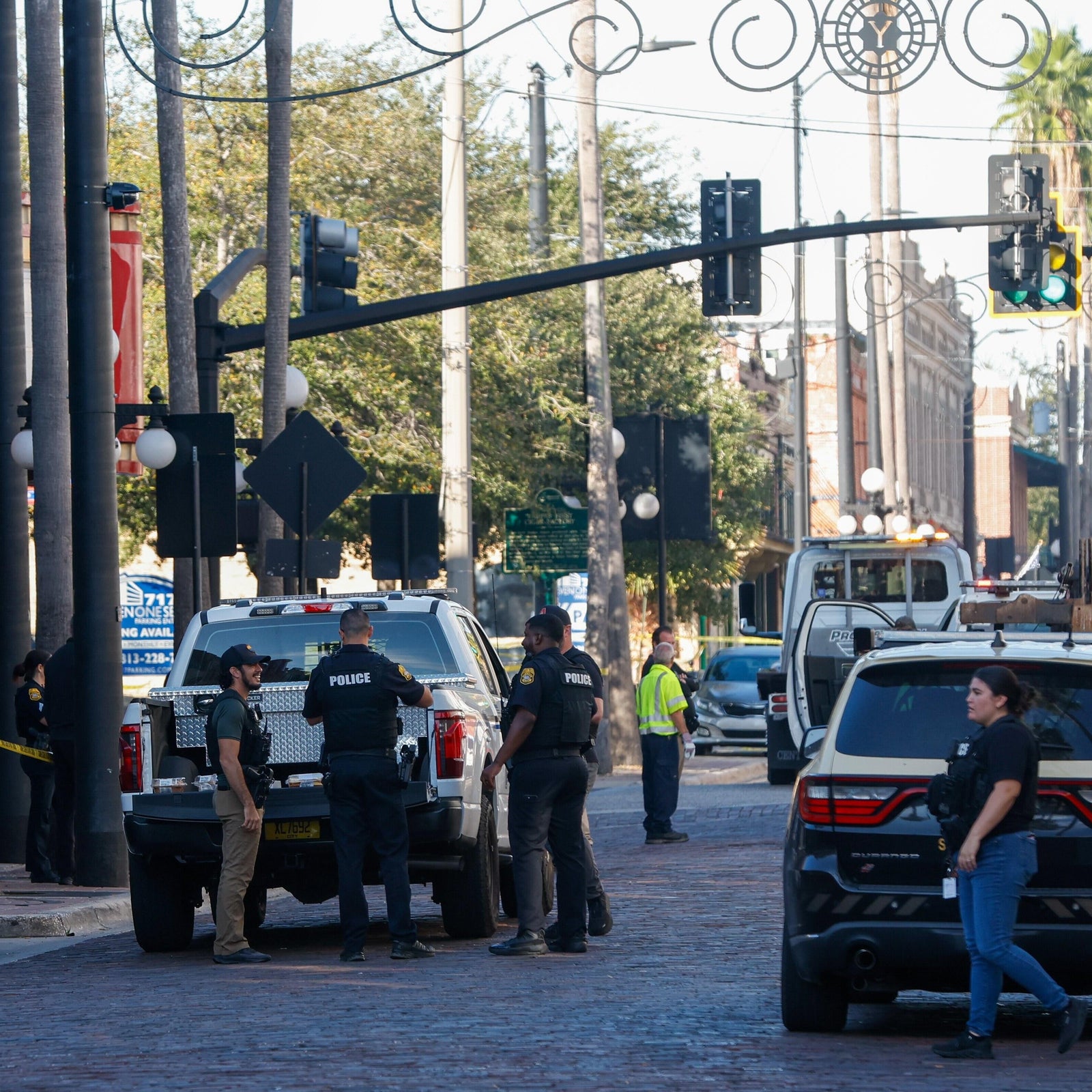 4 Dead 13 Injured After Police Chase Ends With Suspect Crashing Into Bar