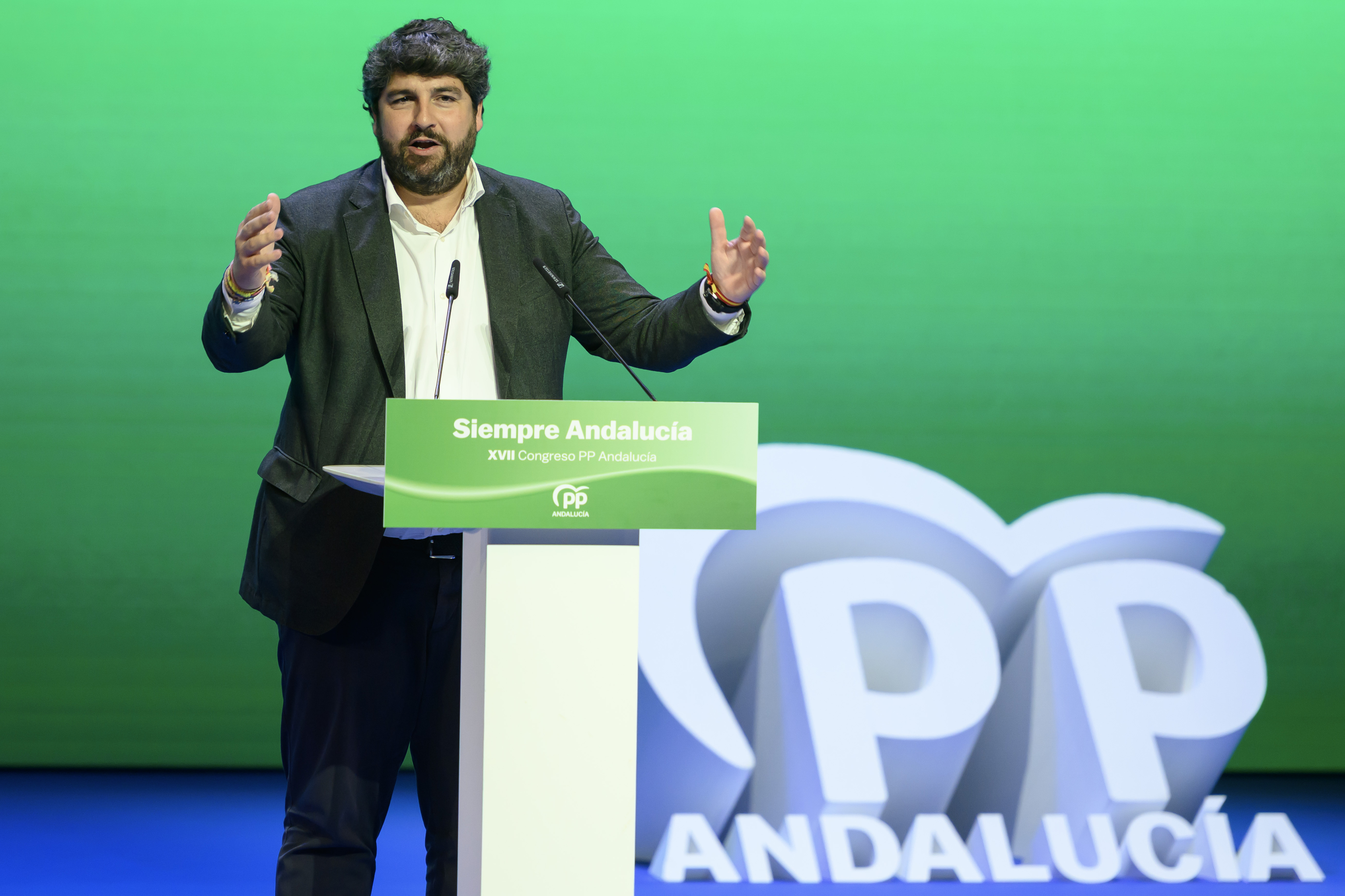 Tellado carga contra el "gobierno podrido" del PSOE y señala a Pedro ...