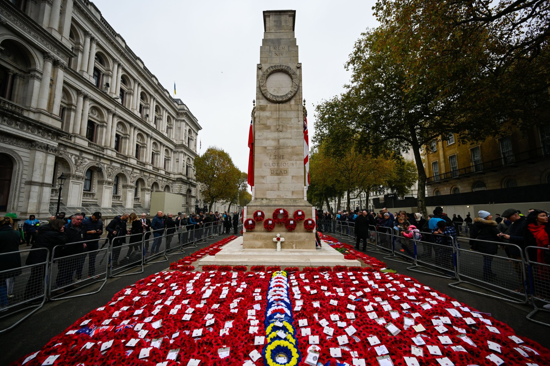 Remembrance Sunday 2025: Parade times and how to watch