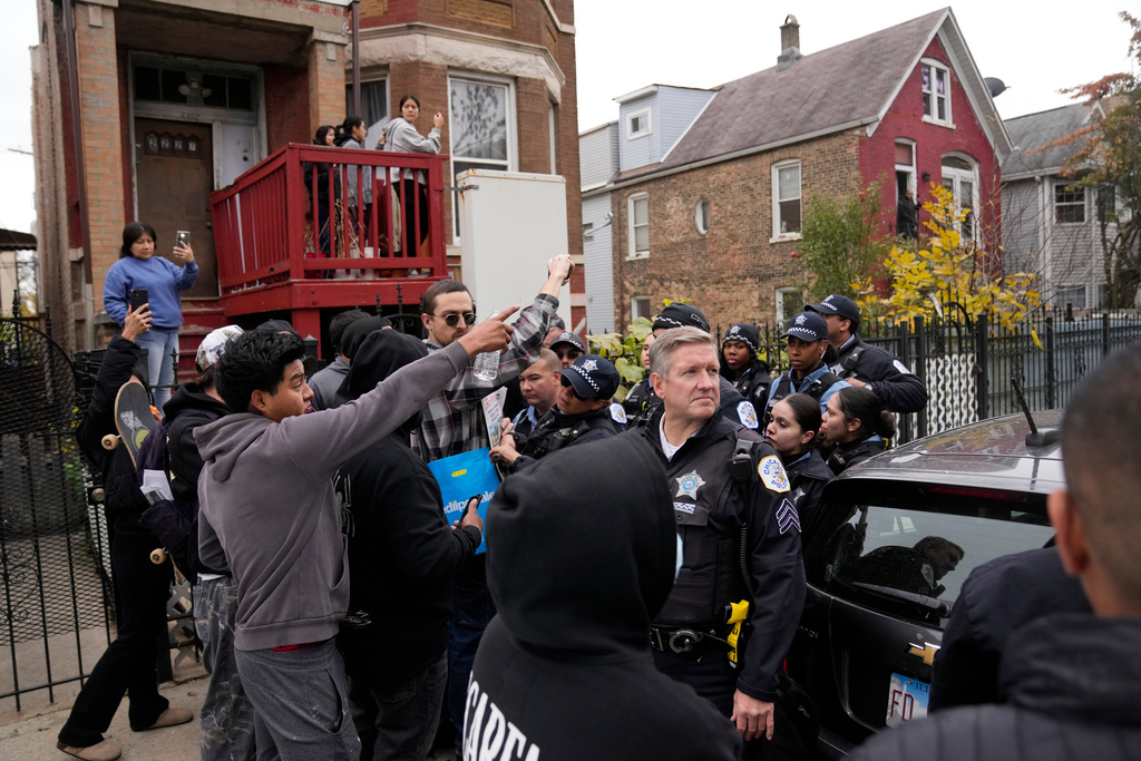 Chicago police respond to report of shots fired at federal agents amid ...