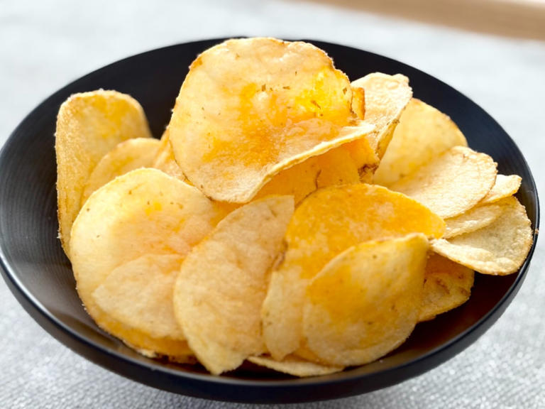 商品名に偽りなし！？【ローソン限定】ポテチが“やみつき”不可避の味！