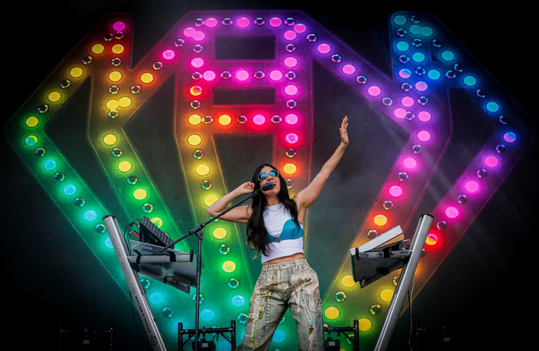Javiera Mena celebrará Esquemas juveniles con Movistar Arena a ...