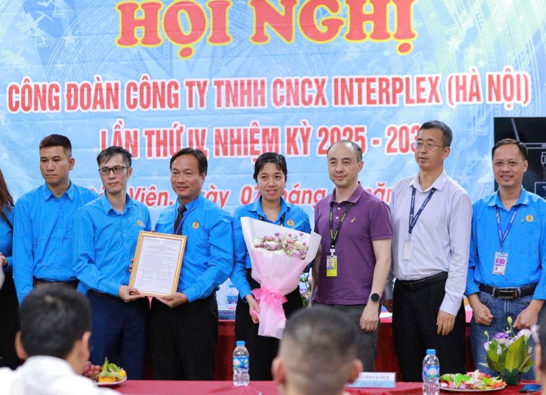 Ban Chấp hành Công đoàn Công ty TNHH Công nghệ chính xác Interplex Hà ...