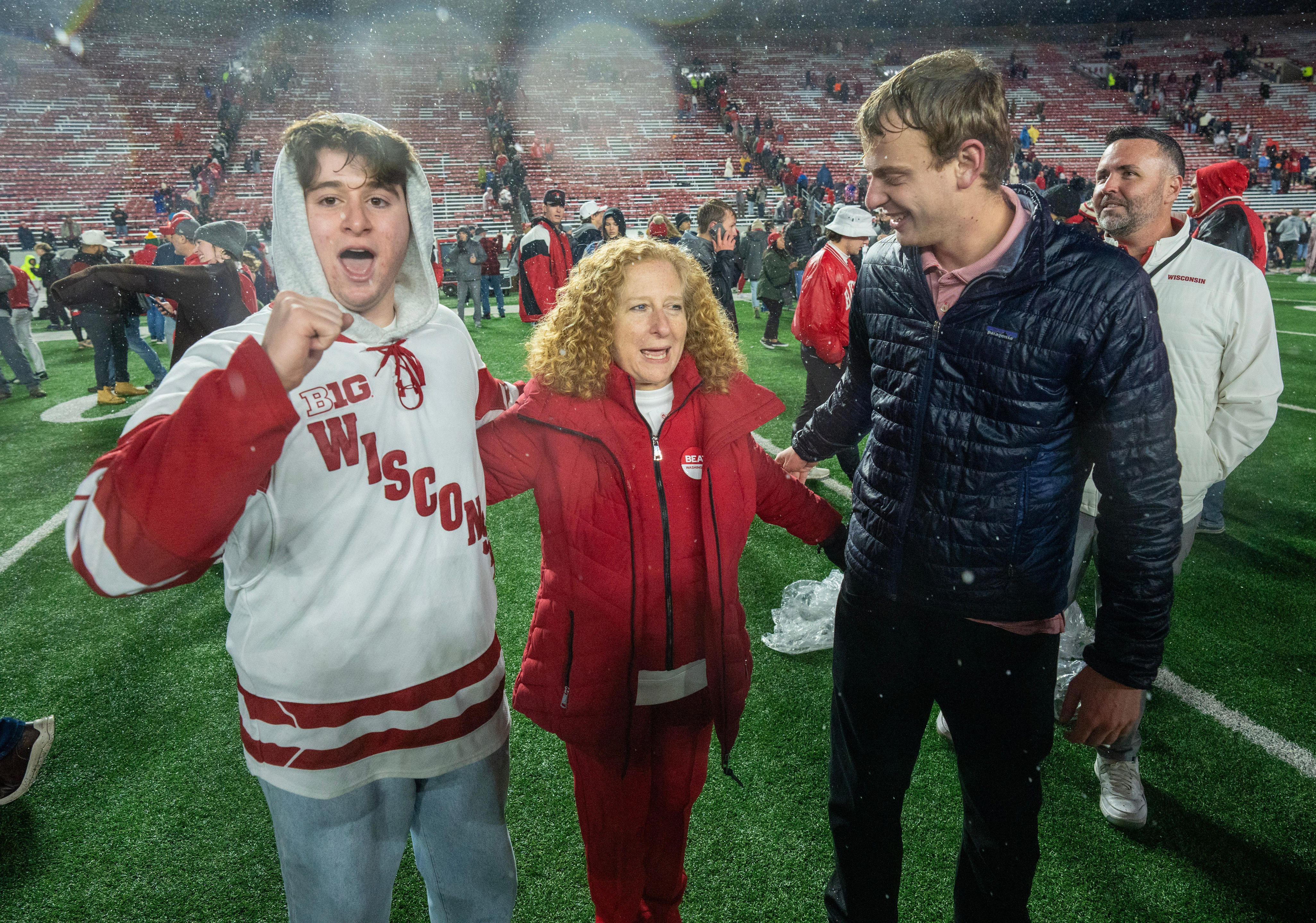 Wisconsin Senate passes NIL bill that gives Badgers taxpayer funding