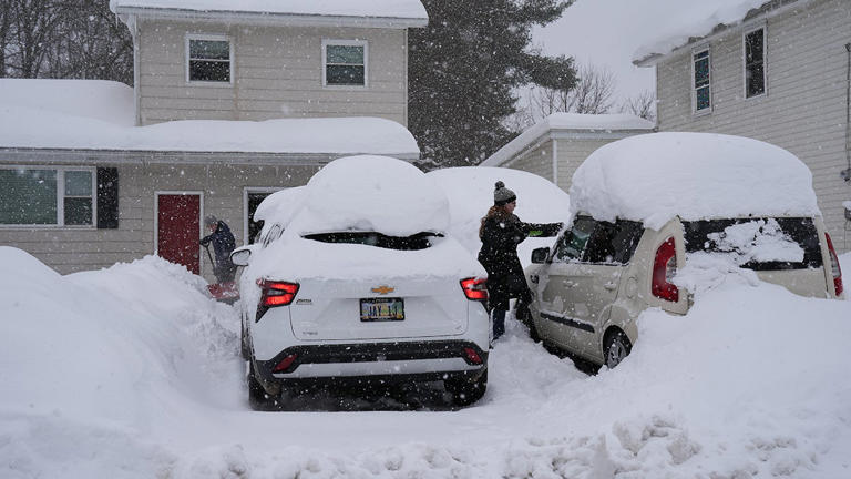 Intense lake-effect snowstorm targets Great Lakes with up to 2-feet as ...