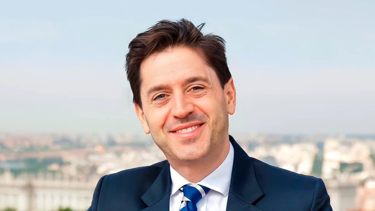 Sebastián Contín Trillo-Figueroa: «Moncloa juega a la foto, pero Pekín ...