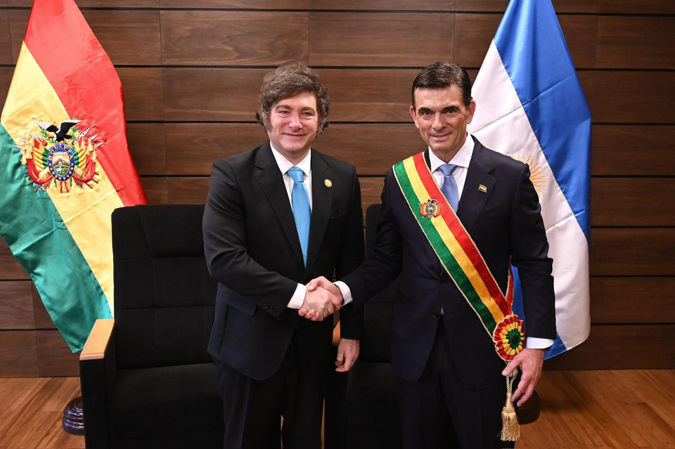 Javier Milei junto al presidente de Bolivia, Rodrigo Paz Pereira.