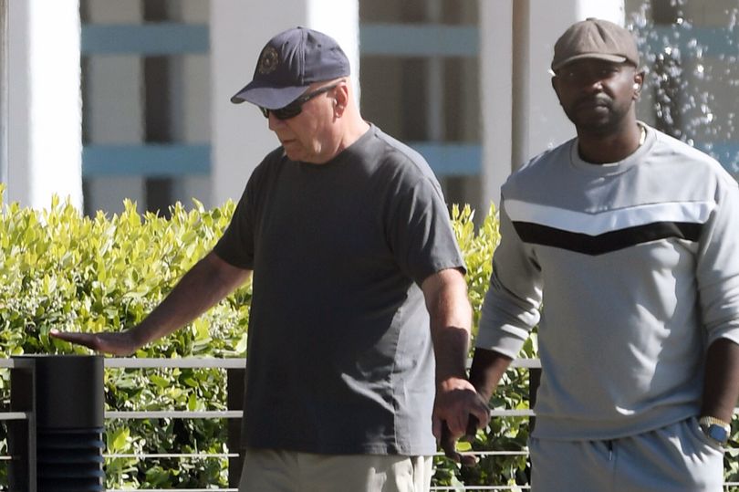 Bruce Willis seen walking publicly for the first time since dementia