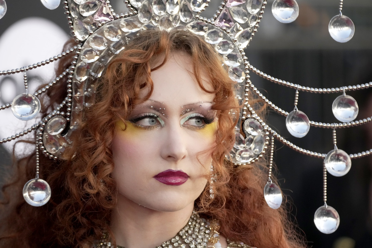 Chappell Roan Honors Cyndi Lauper with Stunning Tribute on the Rock