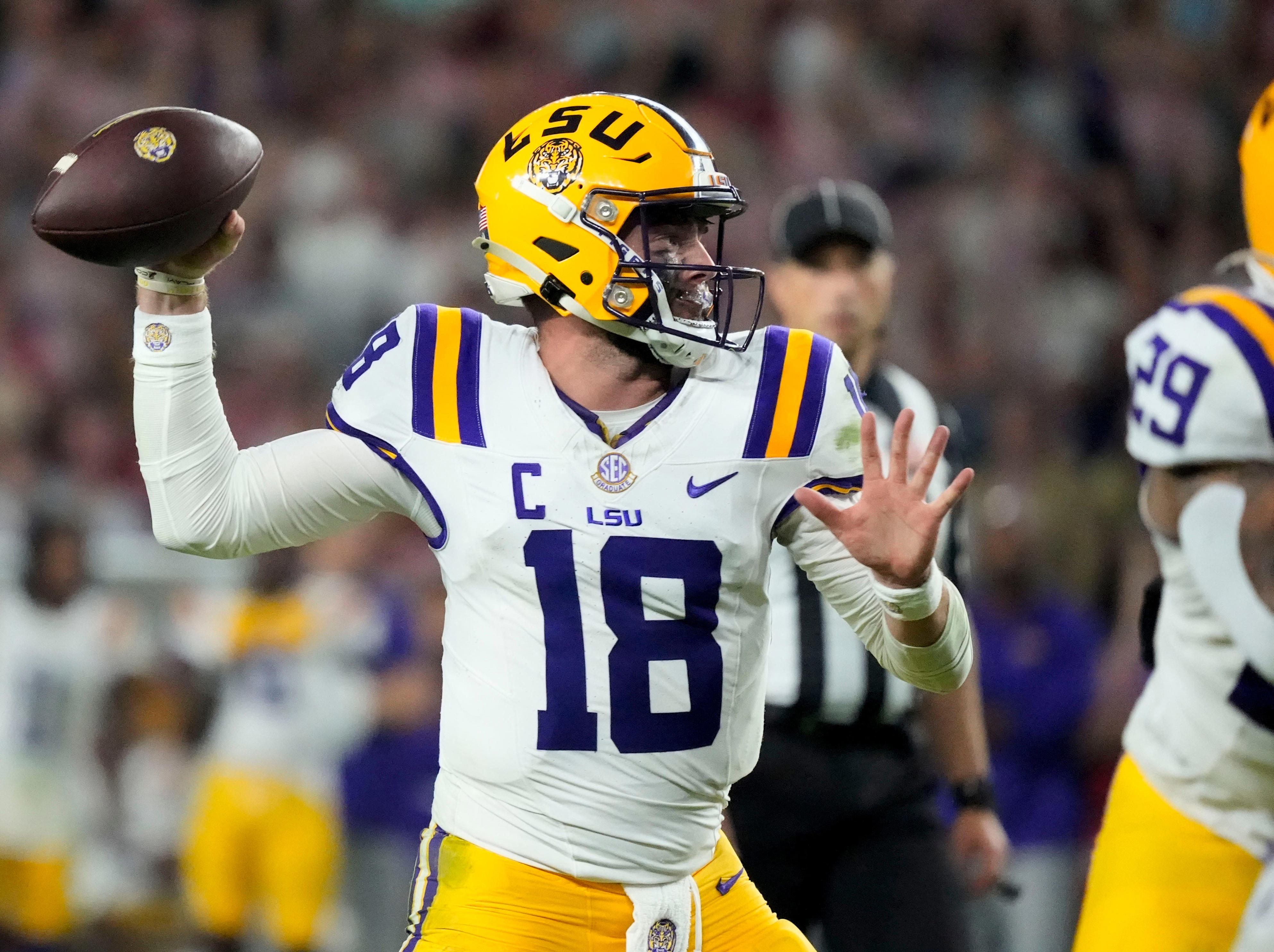 LSU quarterback Garrett Nussmeier suffers injury in practice, 'probable' for Arkansas game