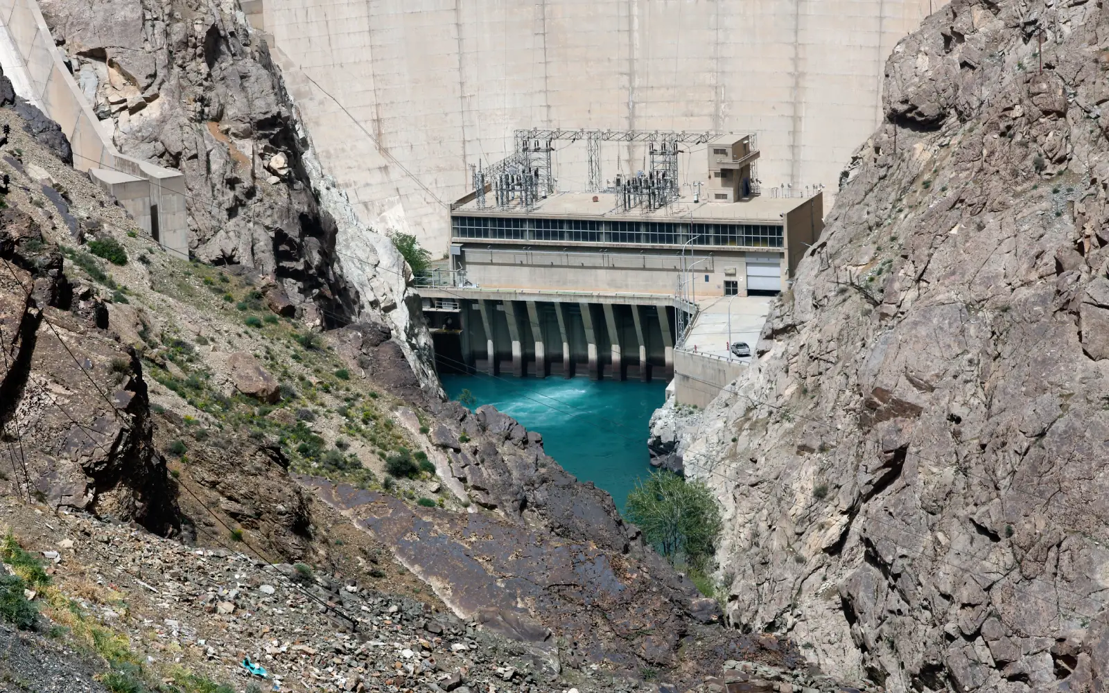 Dam reservoir levels drop below 3% in Iran’s second largest city