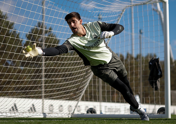 Two goalkeepers branded 'better than' Arsenal's Raya