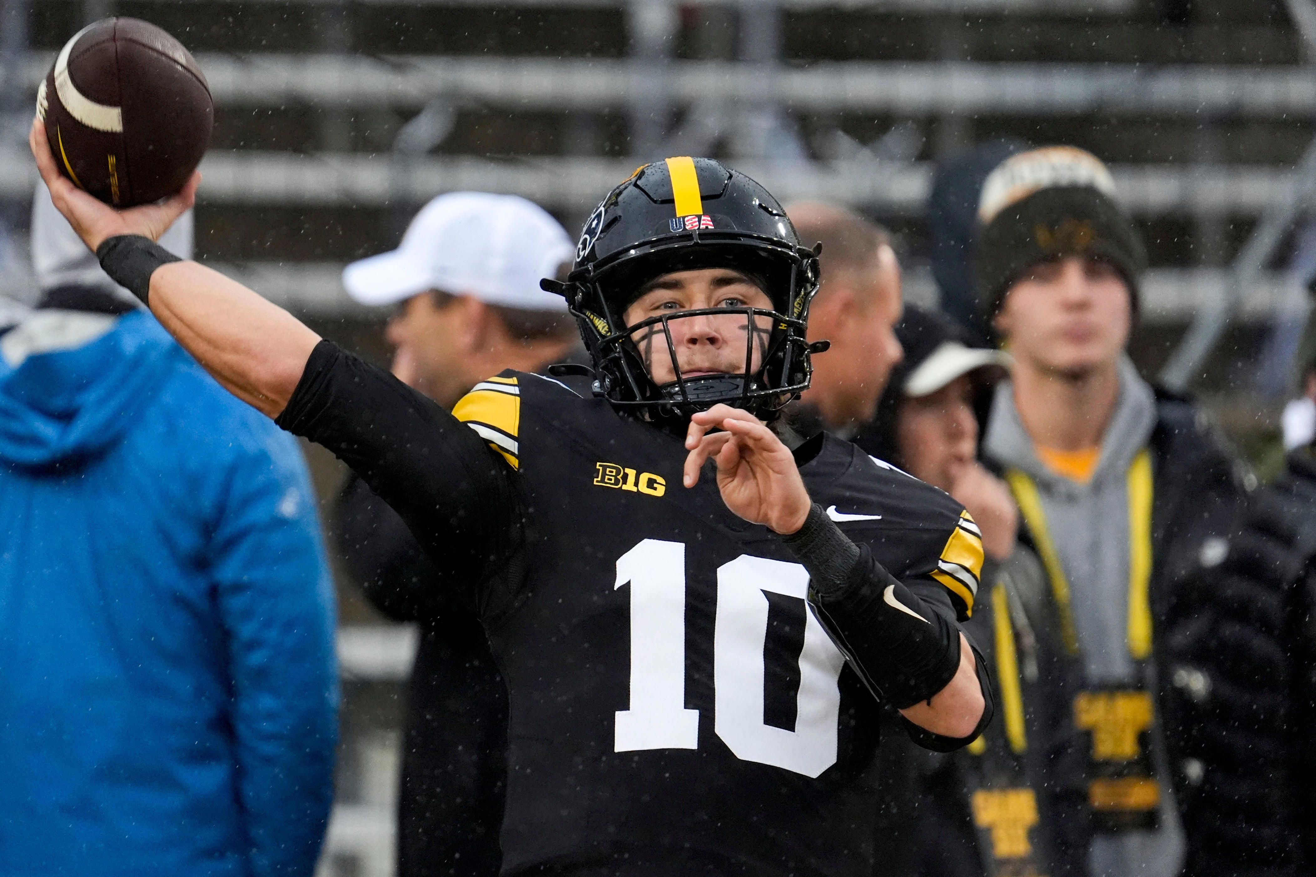 CBS Sports Big Ten QB rankings don't believe in Iowa football