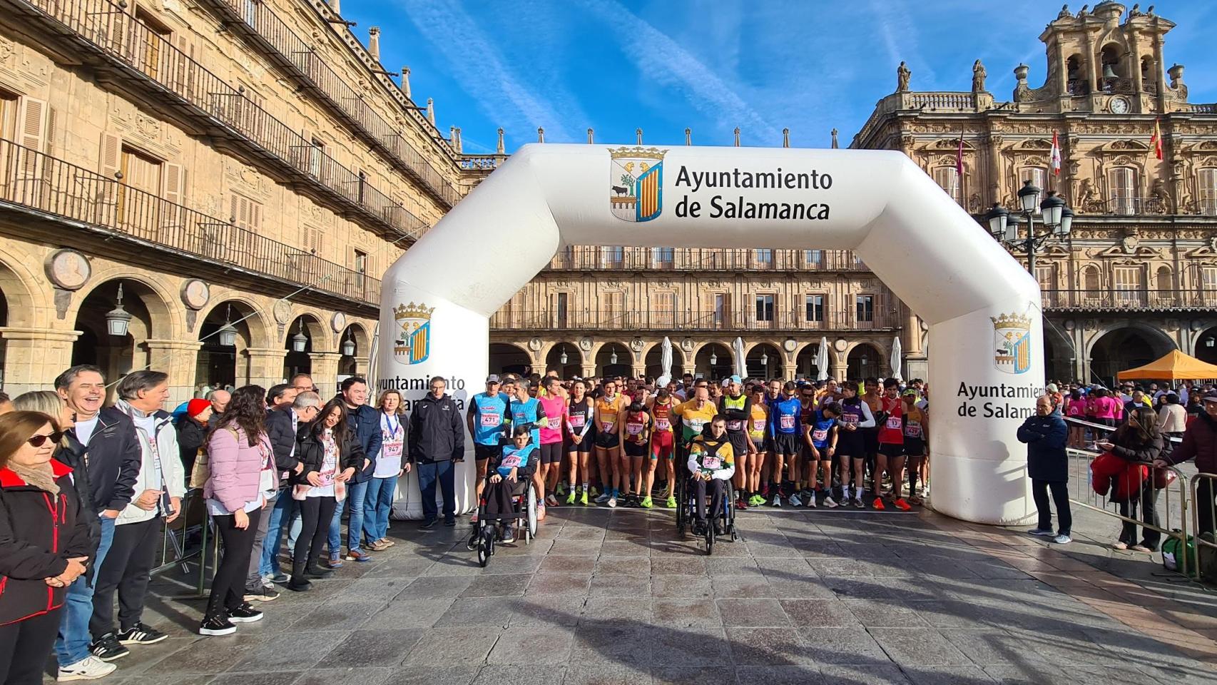 Más de un millar de personas salen a correr por las calles de Salamanca ...