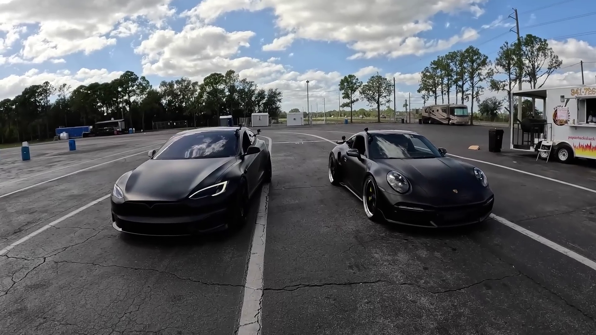 1,000 HP Porsche Turbo S vs Tesla Plaid Quarter-Mile Drag Race
