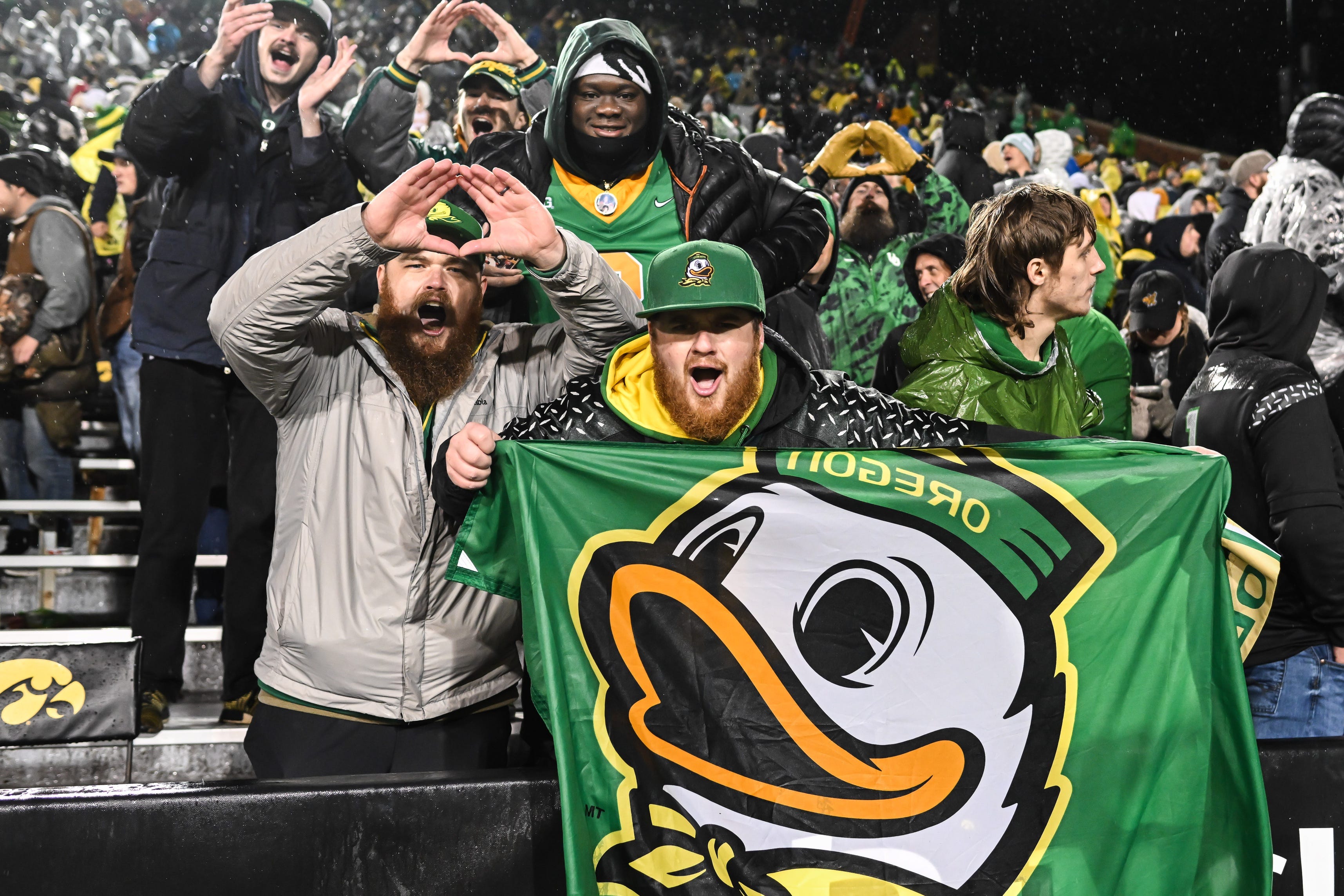 Oregon Ducks open as three-score favorites over Minnesota Golden Gophers