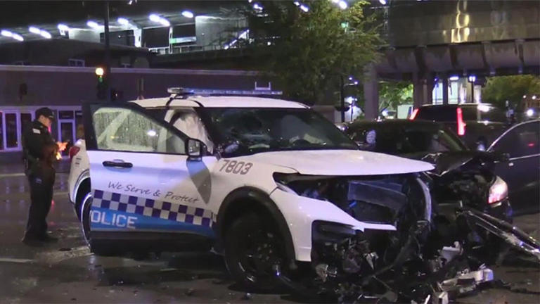2 CPD officers injured in crash in Chicago's South Loop