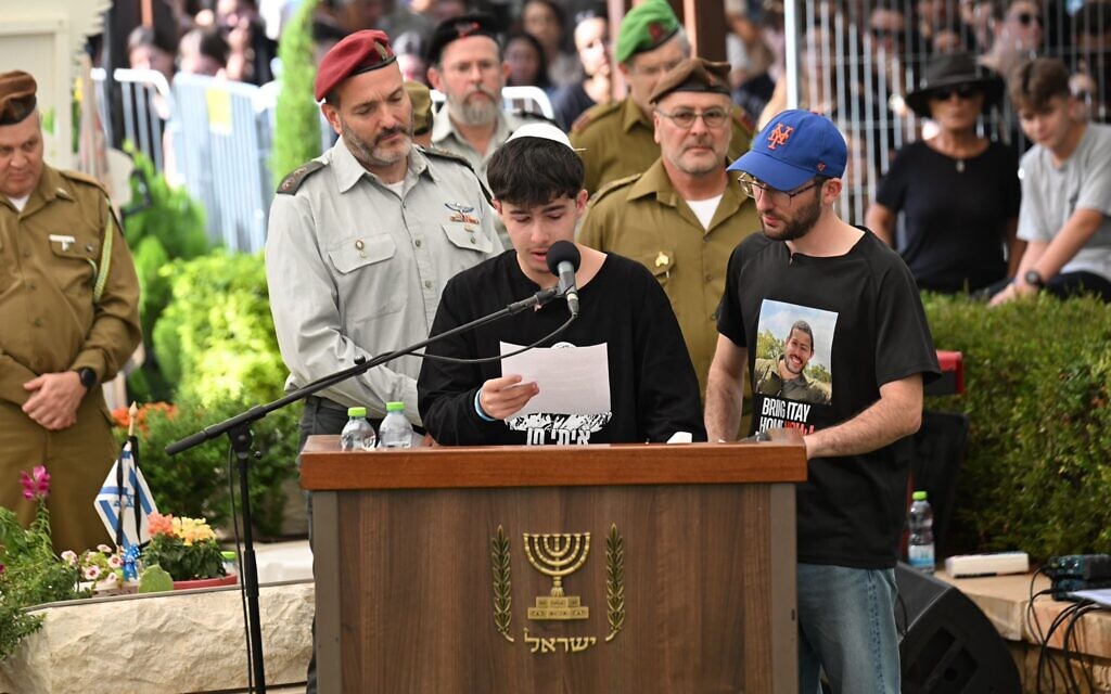 Itay Chen’s brothers eulogize slain hostage at funeral, thank public ...