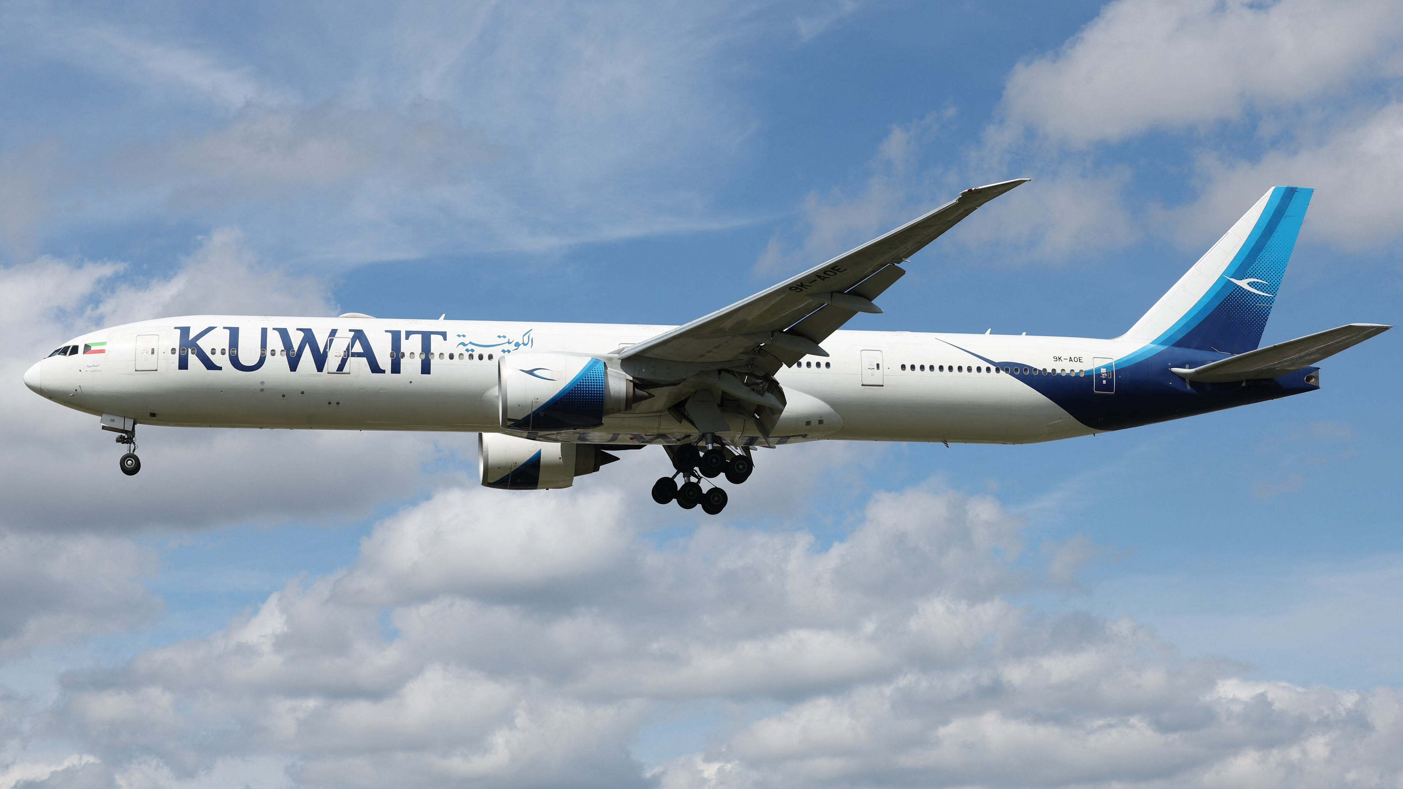 Kuwait Airways plane bound for Philippines crashes into fence after ...