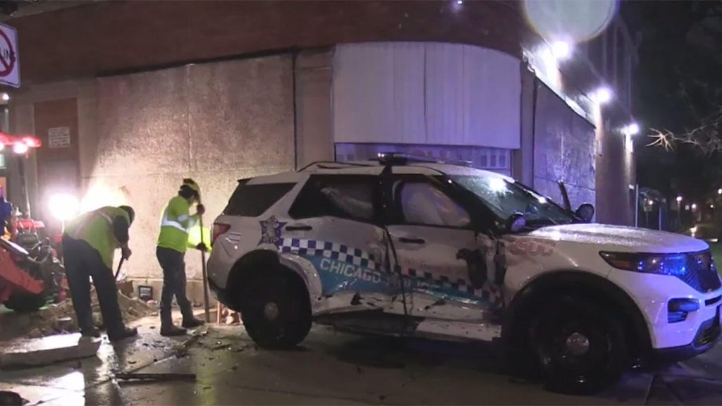 Tow truck hits CPD squad car on Chicago's West Side, 2 officers injured