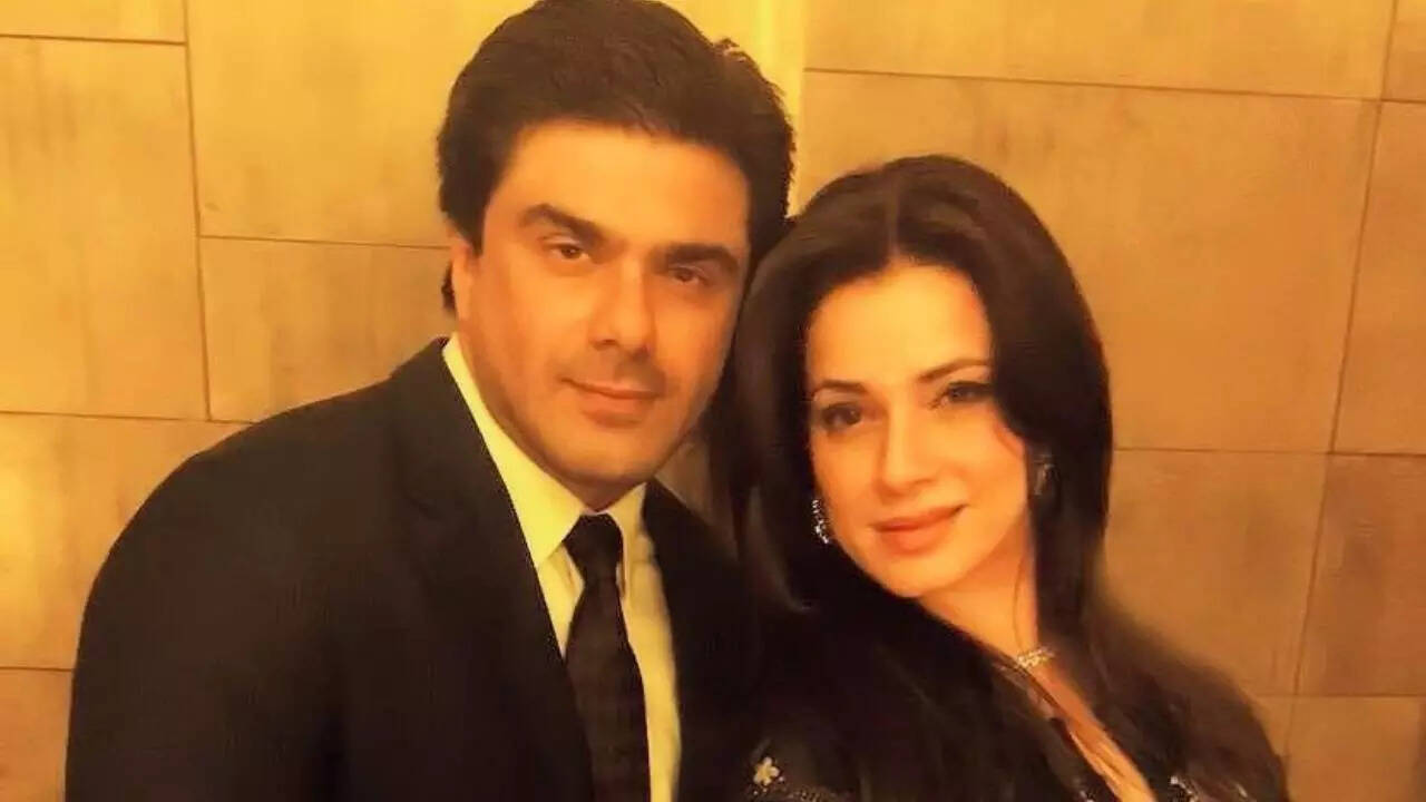 Samir Soni Reveals His wife, Neelam Kothari was upset about his intimate  scenes with another actress, image size:1280x720