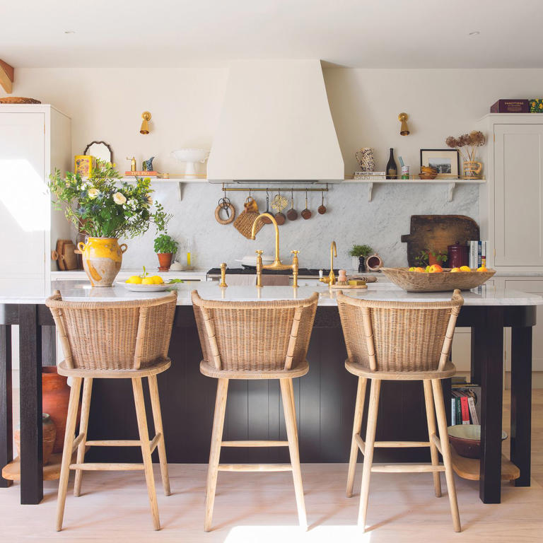 This is the best kitchen layout for hosting - plus 3 tips to make any ...