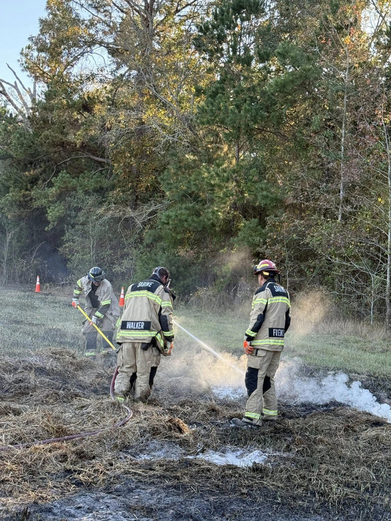 Road reopened after crews respond to 10-acre pasture fire in Gregg County