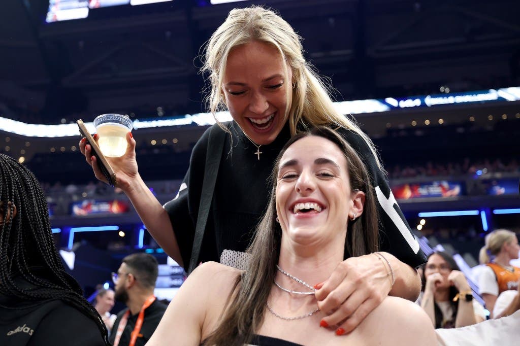 El caddie de Caitlin Clark en la LPGA admite su error de golf tras las críticas públicas.