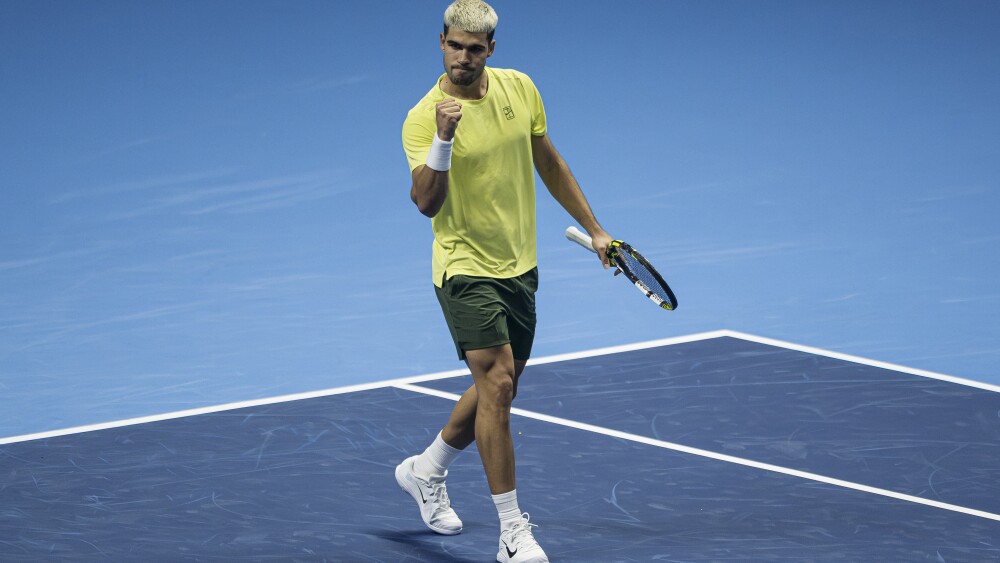 Carlos Alcaraz se impone a Alex de Minaur en el debut de las Finales ATP.