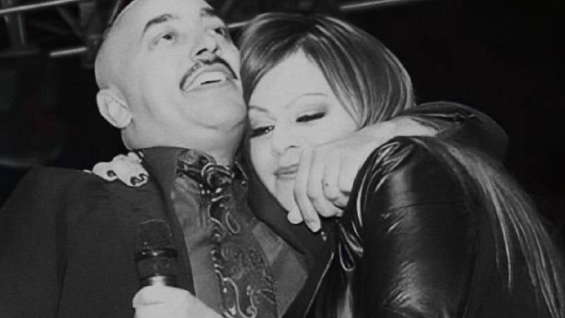 Durante la entrevista con Gustavo Adolfo Infante, Lupillo reveló que pidió ayuda al narcotráfico para buscar a su hermana./ RS