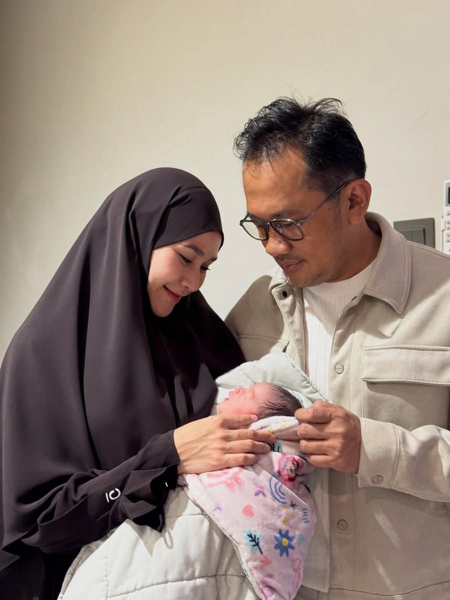 8 Potret Bahagia Zaskia Adya Mecca Saat Sambut Keponakan Baru 3