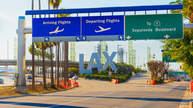 Los Angeles' Upcoming High-Capacity Train Aims To Connect The Valley ...