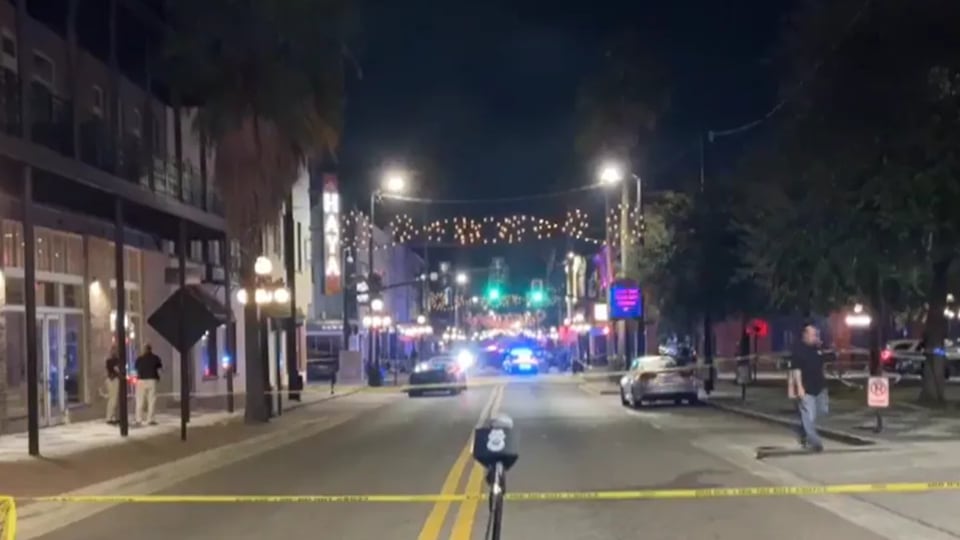 4 dead, 11 injured after vehicle crashes into business in police chase