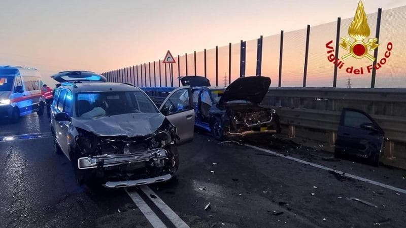 Scontro tra due auto sulla provinciale a Ossona: morto un uomo, una ...