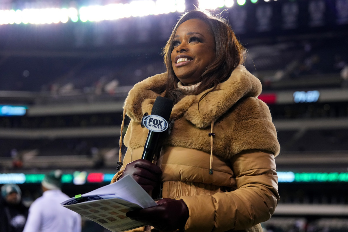 Los aficionados de la NFL están preocupados por la veterana reportera de campo Pam Oliver.